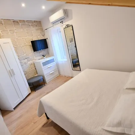 Apartmán Lavanda - *